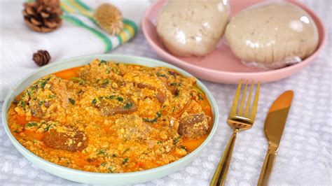  Egusi Soup:  A Rich and Flavorful Culinary Journey into the Heart of Nigeria!